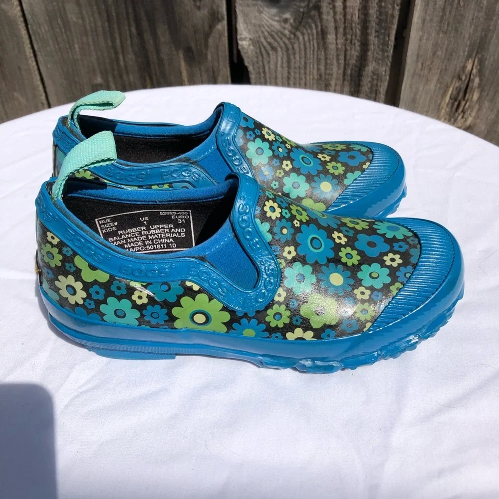 Kids Floral Slip-On Water Shoes - Blue & Green